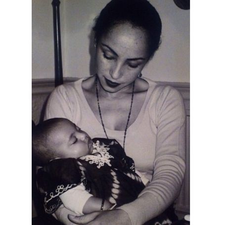 Photo of Sade Adu and his son, Izaak Theo Adu.Source